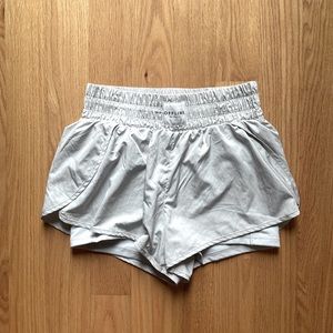 OFFLINE by Aerie nylon shorts size medium light gray liner with pockets